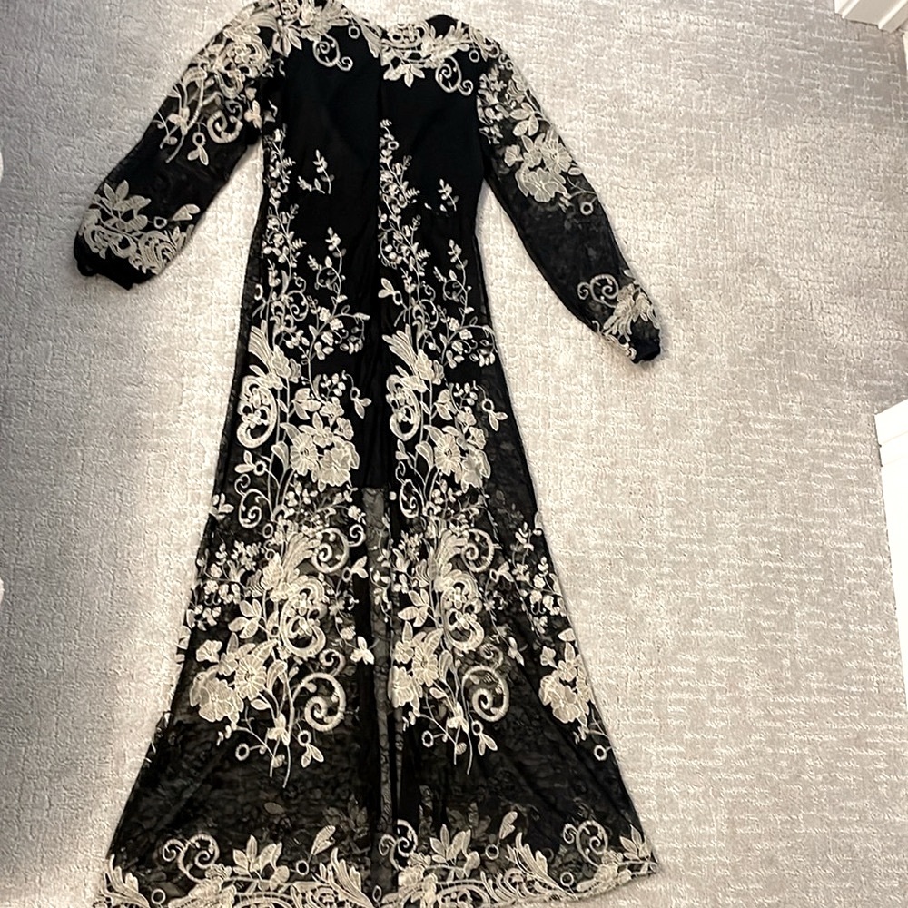 Stunning Venus lace dress - Picture 8 of 12
